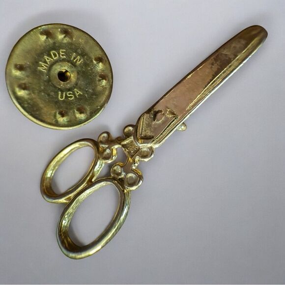 Jewelry - Vintage Gold-Tone Scissors Pin – Made in USA